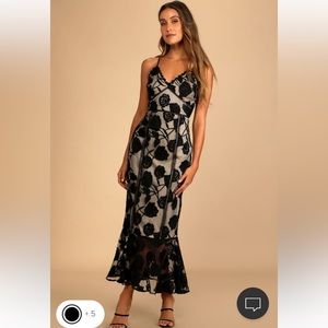 Alluring Dream Black Floral Mesh Lace Trumpet Midi Dress